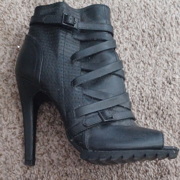 SOLD 3/26 - Picture 3 of 10